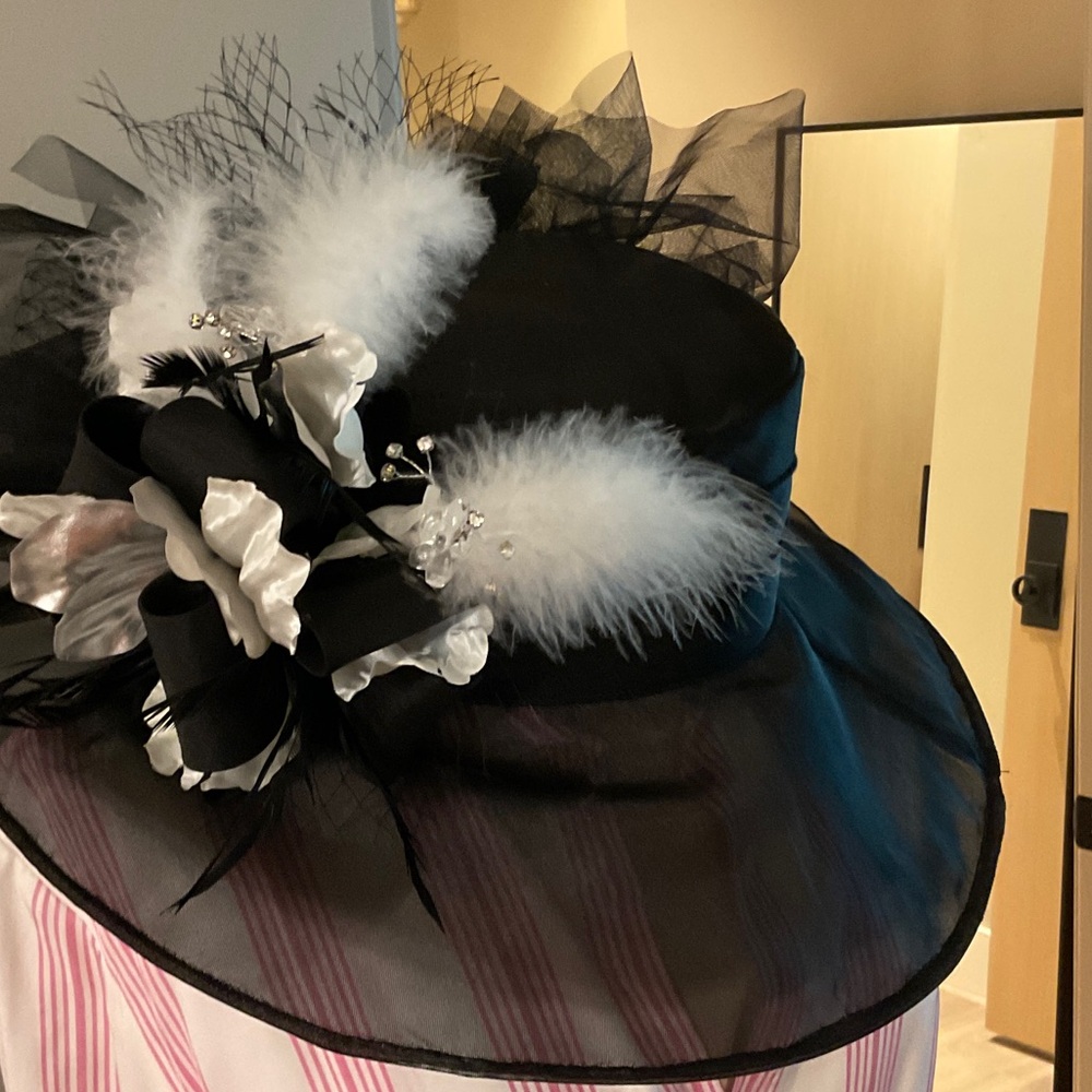 Sophisticated Black Fascinator with Feathers